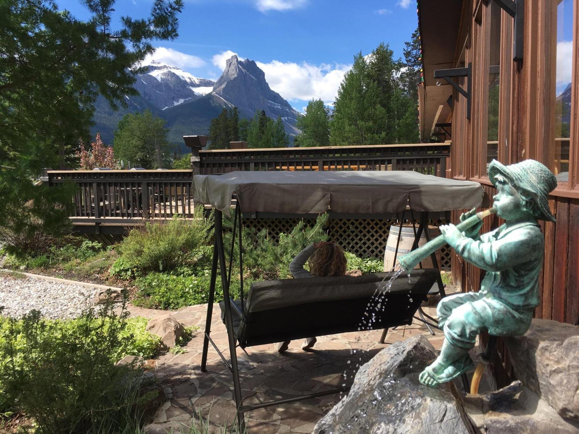 Banff Gate Mountain Resort Канмор Экстерьер фото